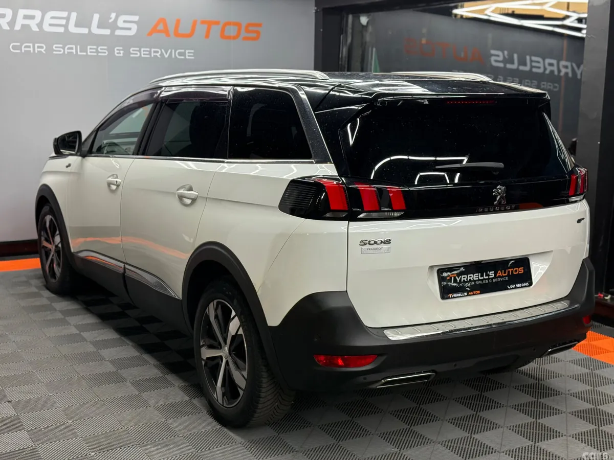 Peugeot 5008 MPV, Diesel, 2018, White