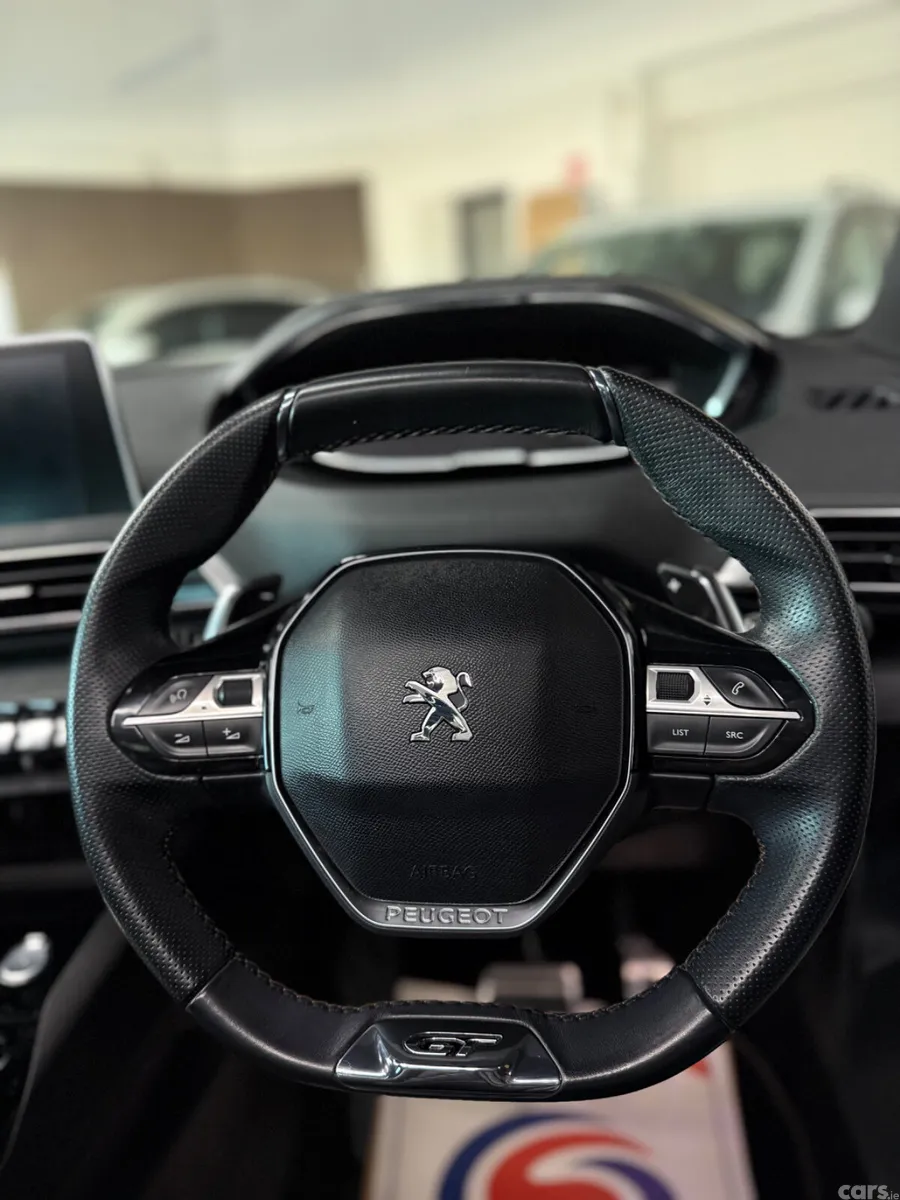 Peugeot 5008 MPV, Diesel, 2018, White