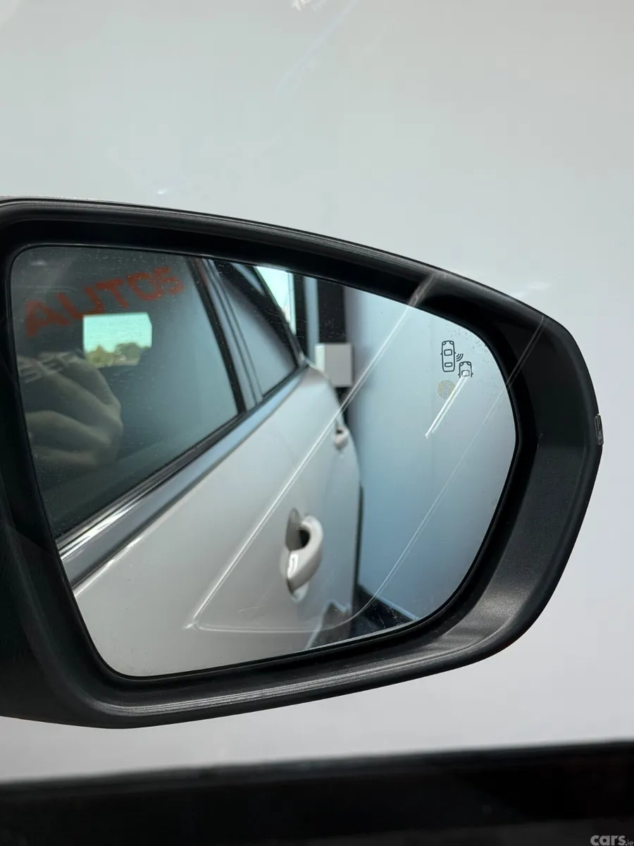 Peugeot 5008 MPV, Diesel, 2018, White