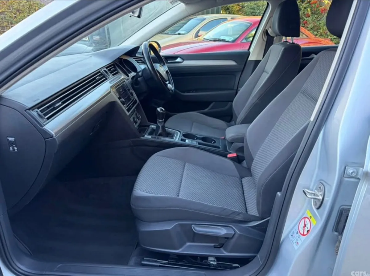 Volkswagen Passat Saloon, Diesel, 2017, Grey