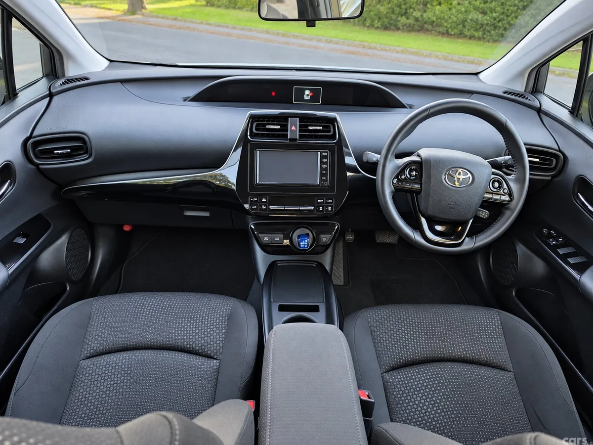 Toyota Prius Saloon, Petrol Hybrid, 2021, Silver