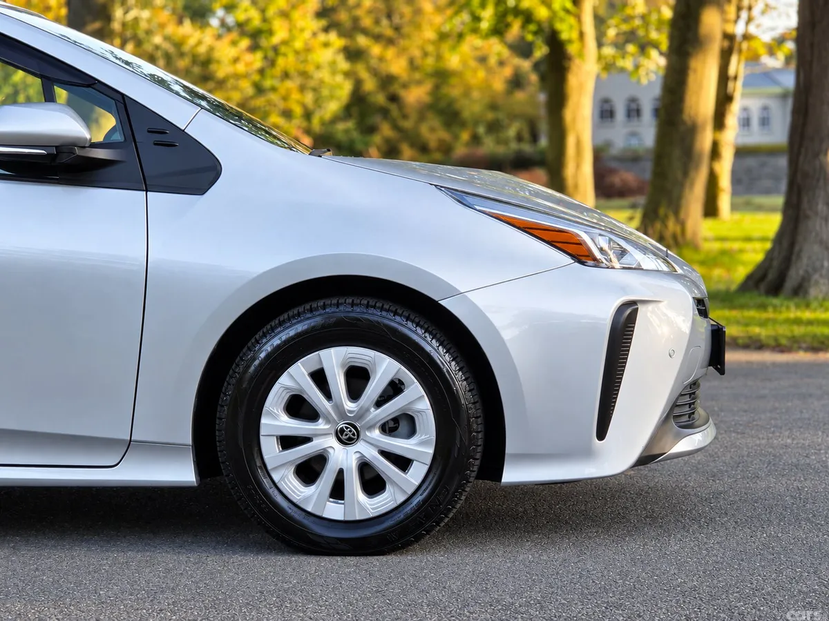 Toyota Prius Saloon, Petrol Hybrid, 2021, Silver