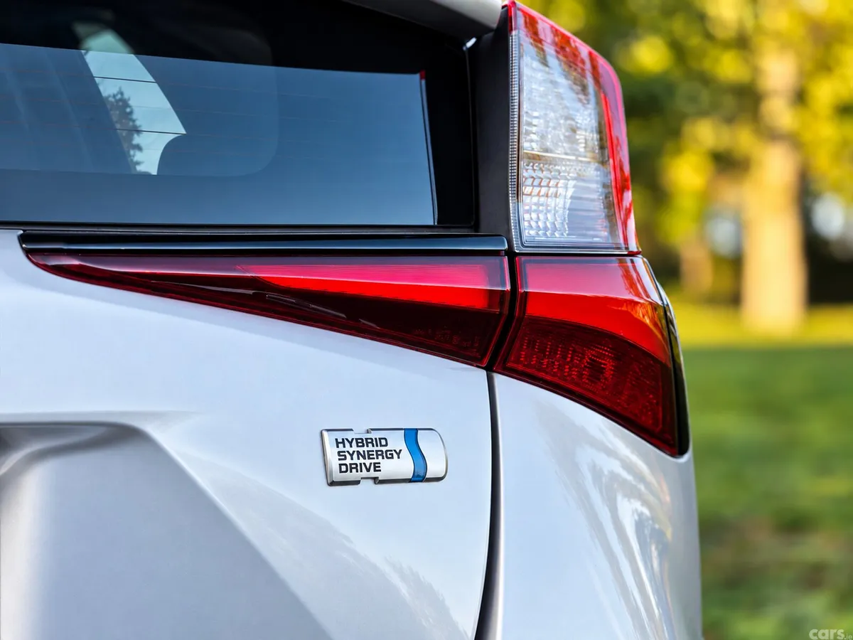 Toyota Prius Saloon, Petrol Hybrid, 2021, Silver