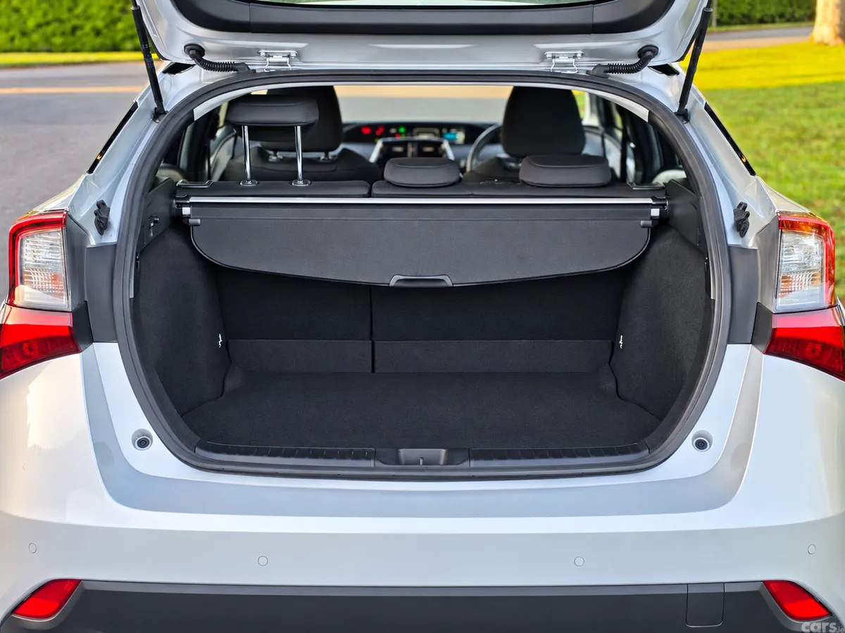Toyota Prius Saloon, Petrol Hybrid, 2021, Silver