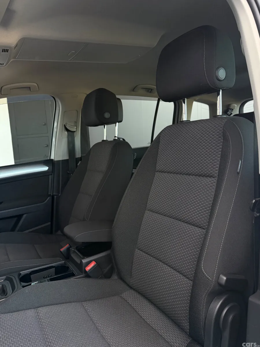 Volkswagen Touran MPV, Petrol, 2017, White