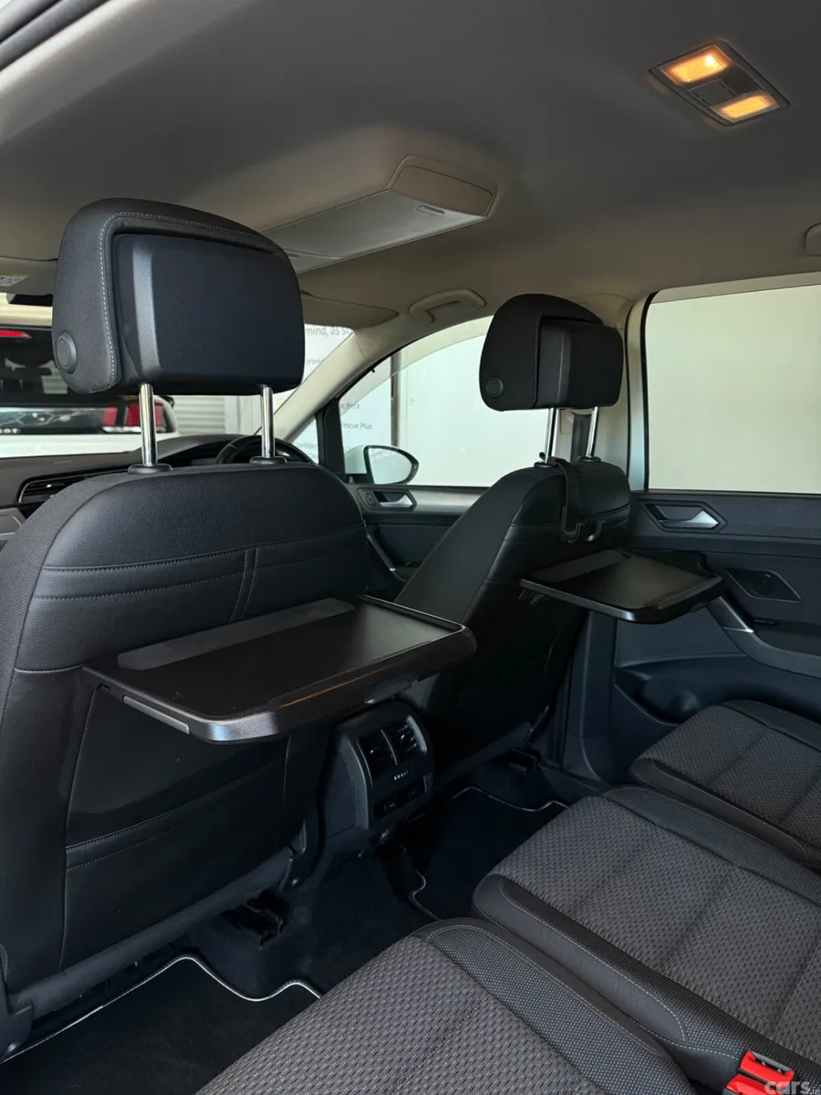 Volkswagen Touran MPV, Petrol, 2017, White
