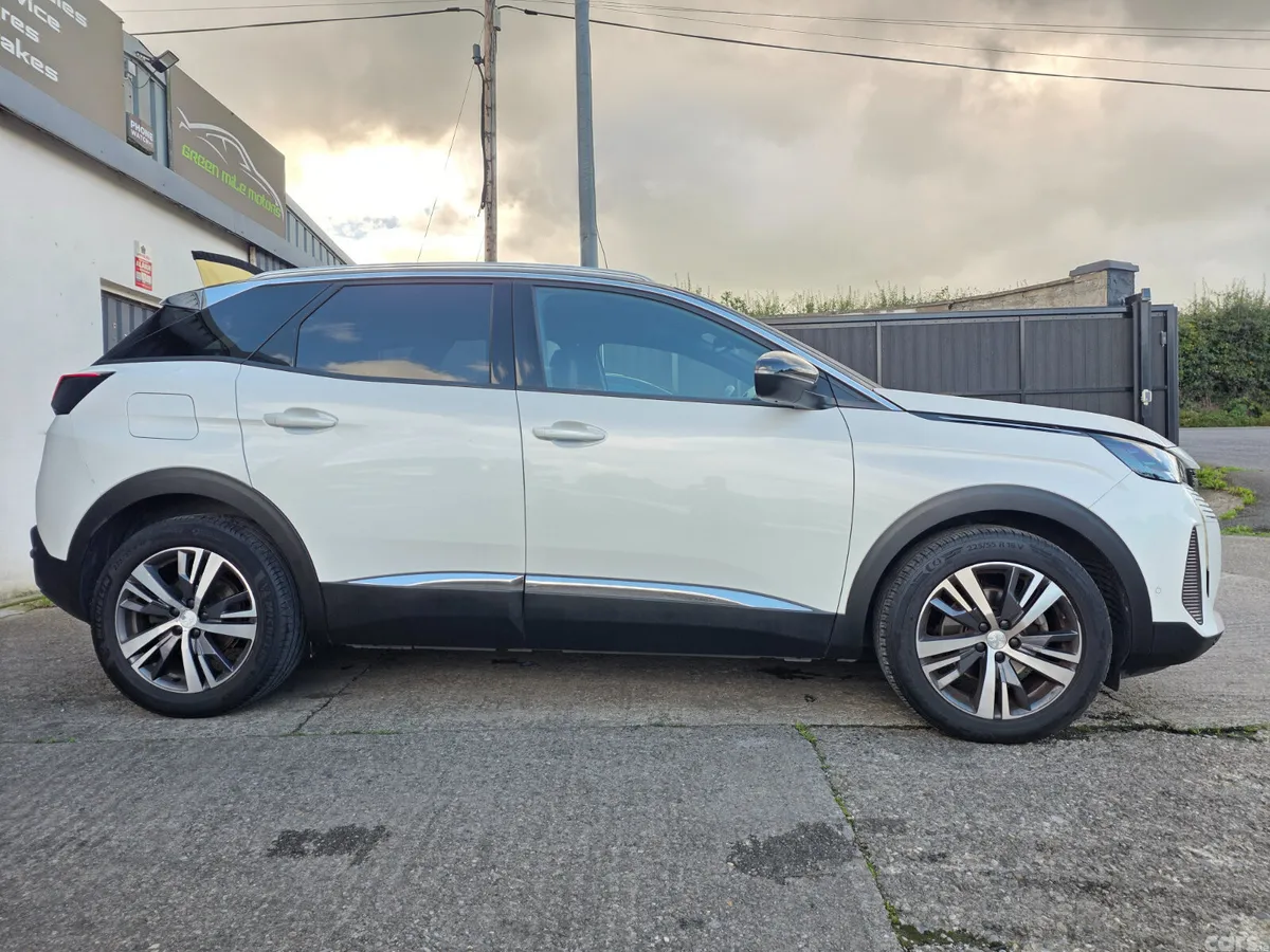 Peugeot 3008 MPV, Diesel, 2023, White