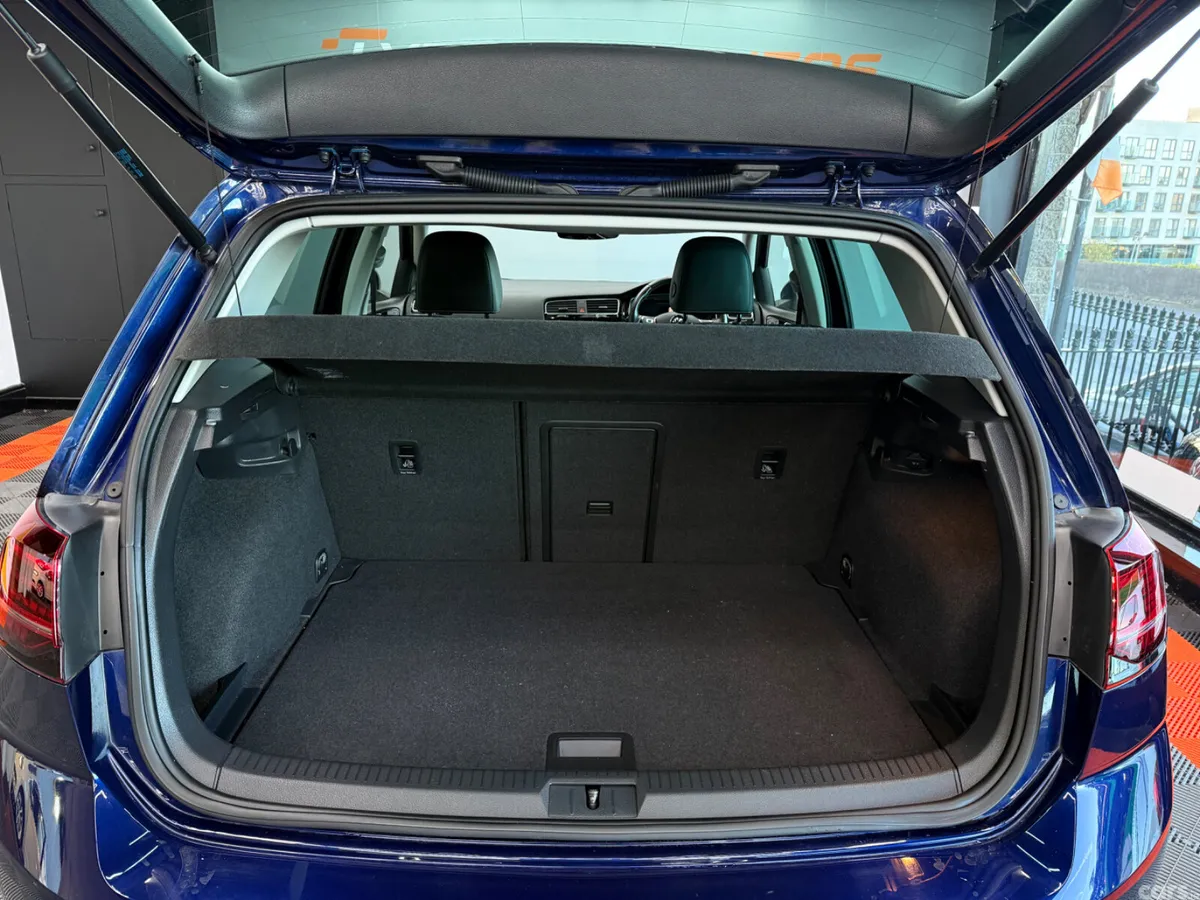 Volkswagen Golf Hatchback, Petrol, 2018, Blue