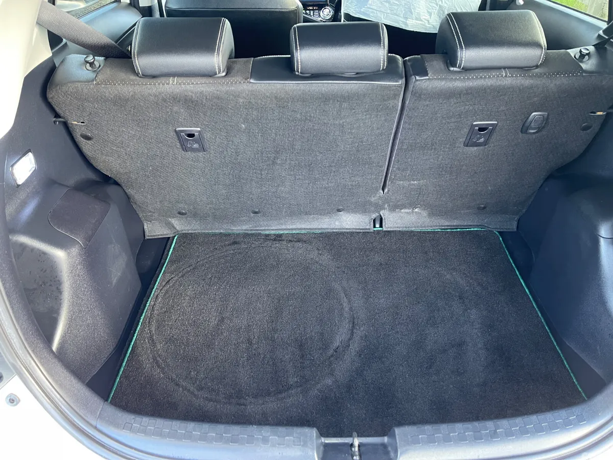 Toyota Aqua Hatchback, Petrol Hybrid, 2016, White