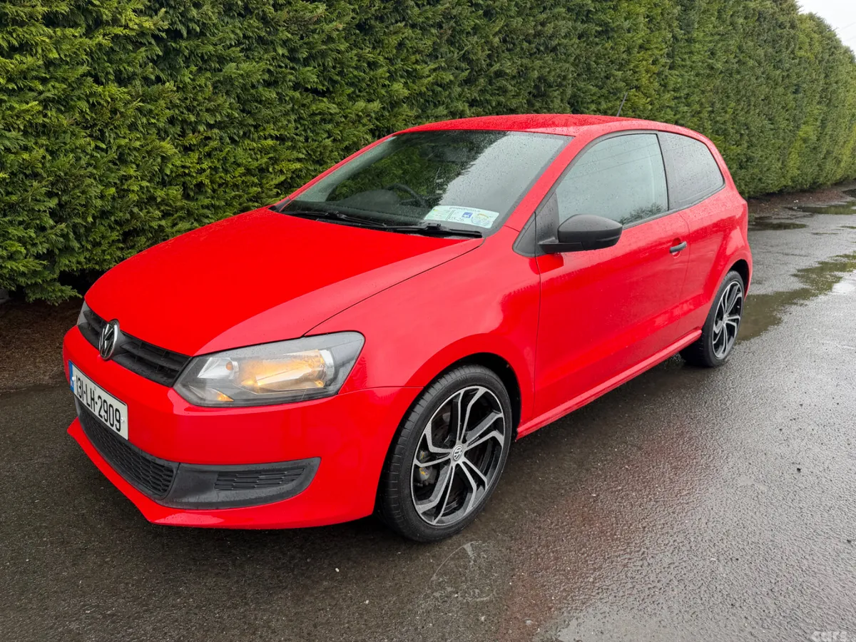 Volkswagen Polo Hatchback, Petrol, 2013, Red