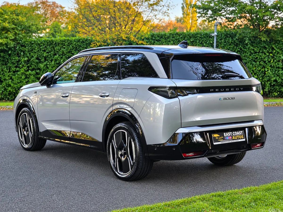 Peugeot 5008 SUV, Electric, 2025, Grey