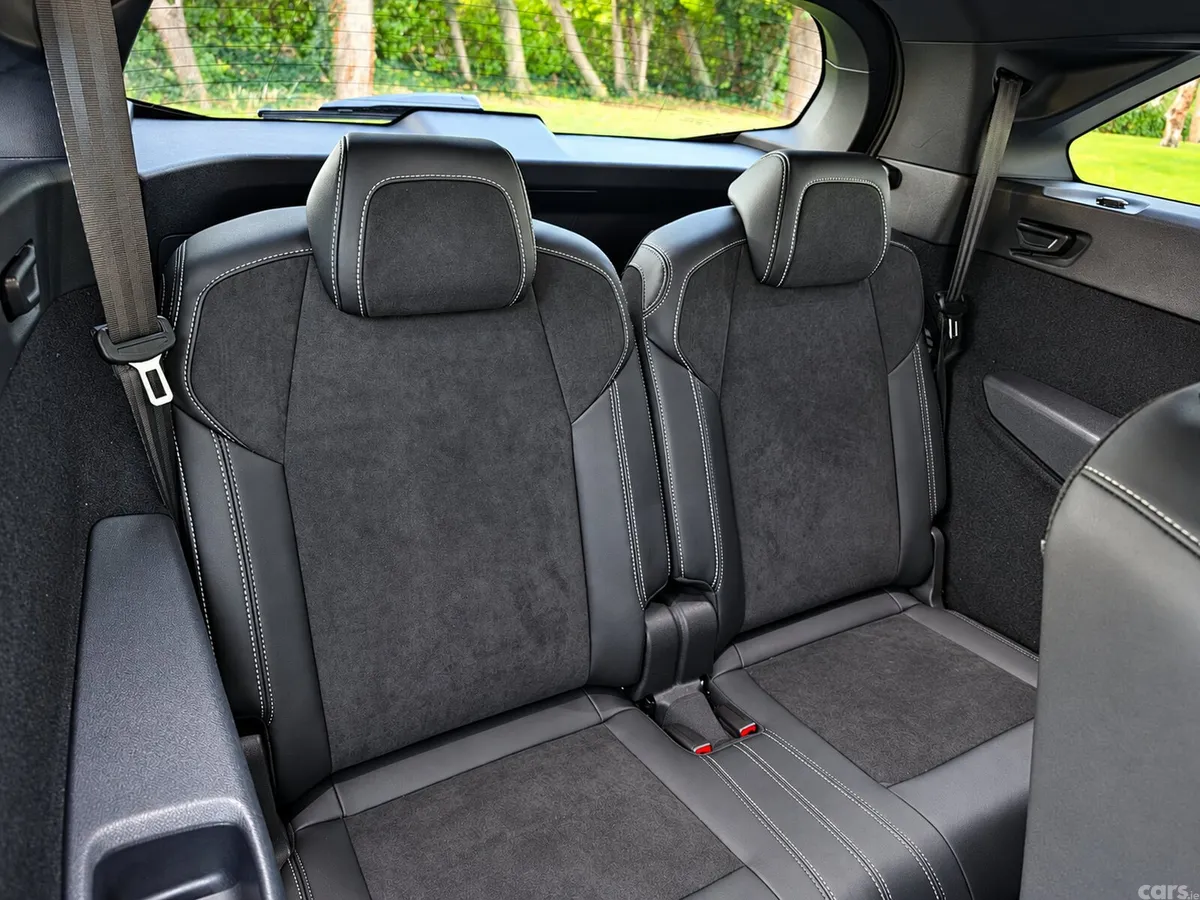 Peugeot 5008 SUV, Electric, 2025, Grey