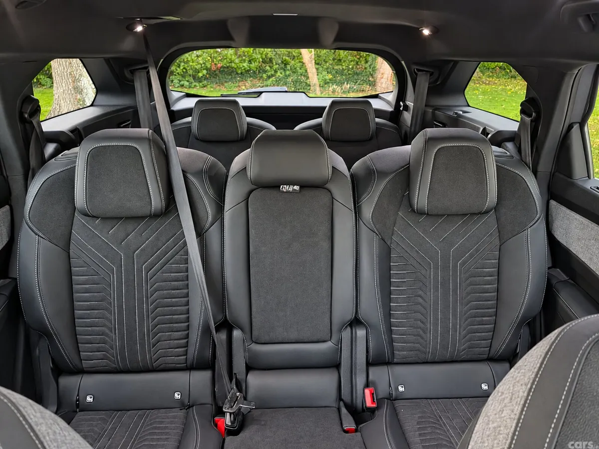 Peugeot 5008 SUV, Electric, 2025, Grey