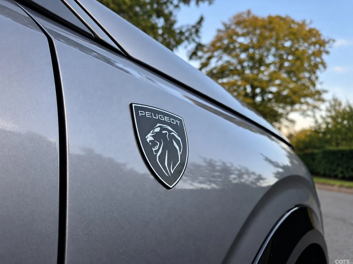 Peugeot 5008 SUV, Electric, 2025, Grey