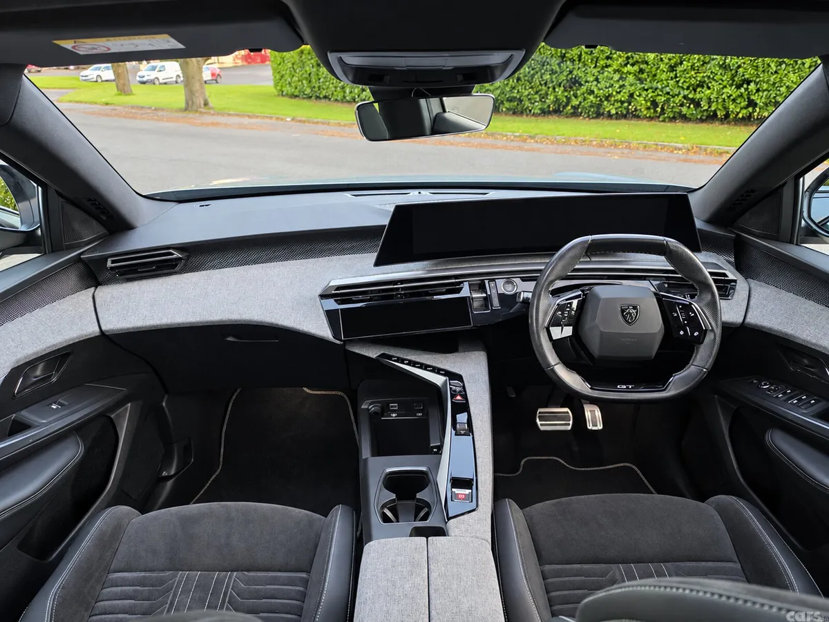 Peugeot 5008 SUV, Electric, 2025, Grey