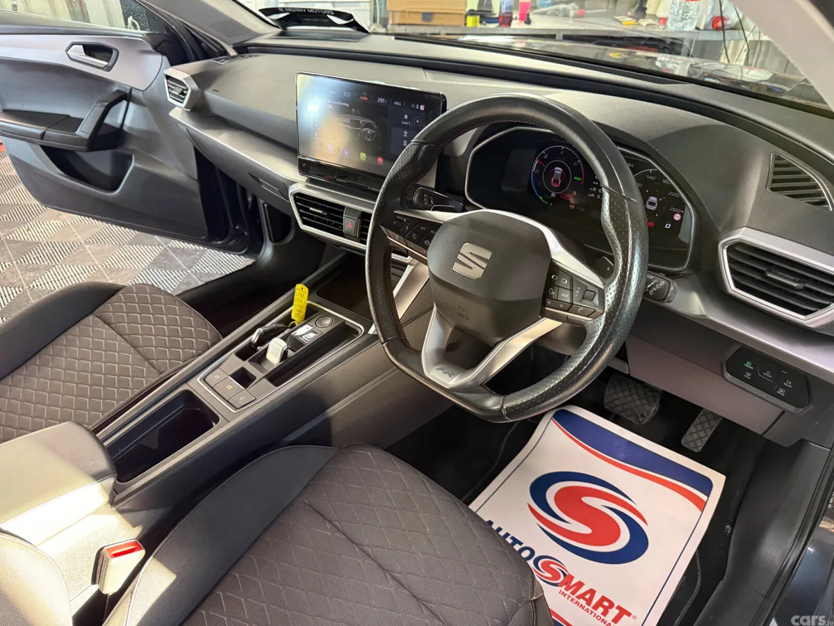 SEAT Leon Estate, Petrol Plug-in Hybrid, 2021, Grey