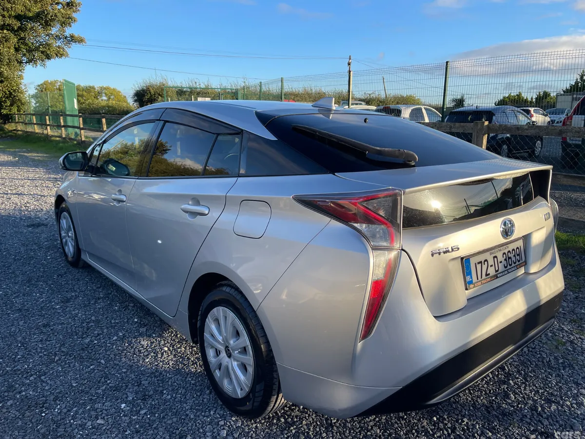 Toyota Prius Hatchback, Petrol Hybrid, 2017, Silver