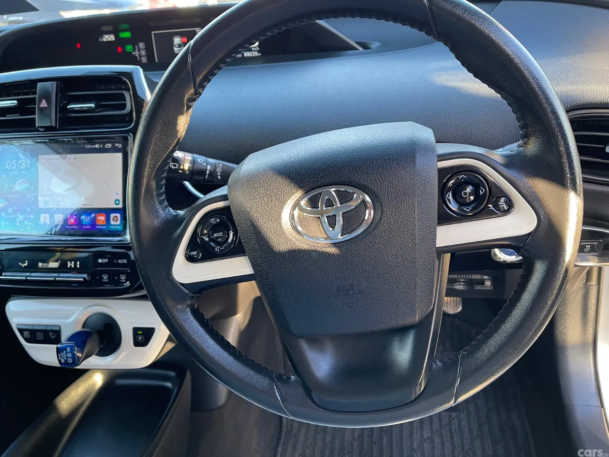 Toyota Prius Hatchback, Petrol Hybrid, 2017, Silver