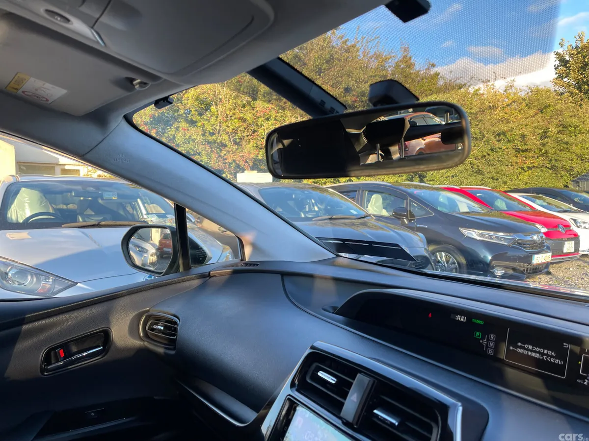 Toyota Prius Hatchback, Petrol Hybrid, 2017, Silver
