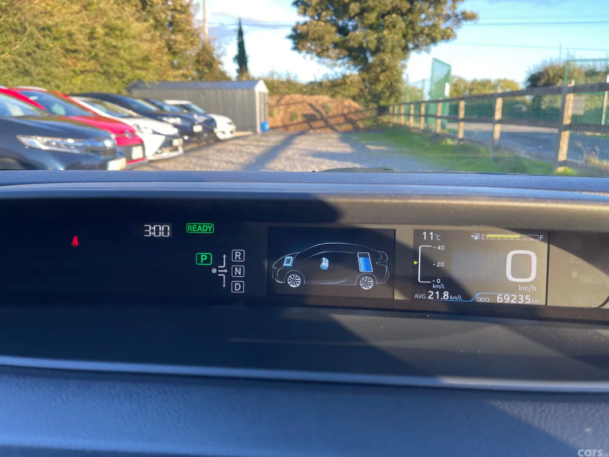 Toyota Prius Hatchback, Petrol Hybrid, 2017, Silver