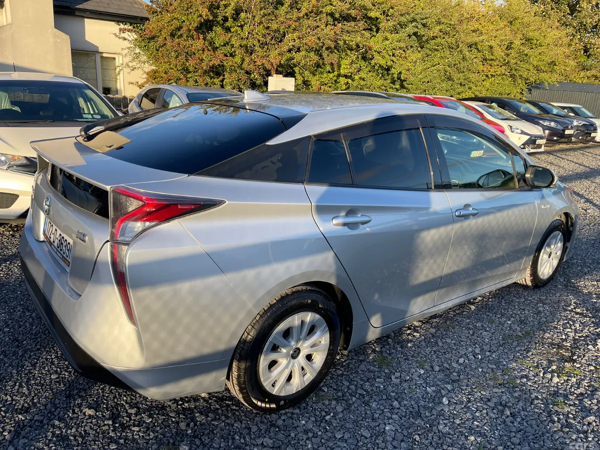 Toyota Prius Hatchback, Petrol Hybrid, 2017, Silver
