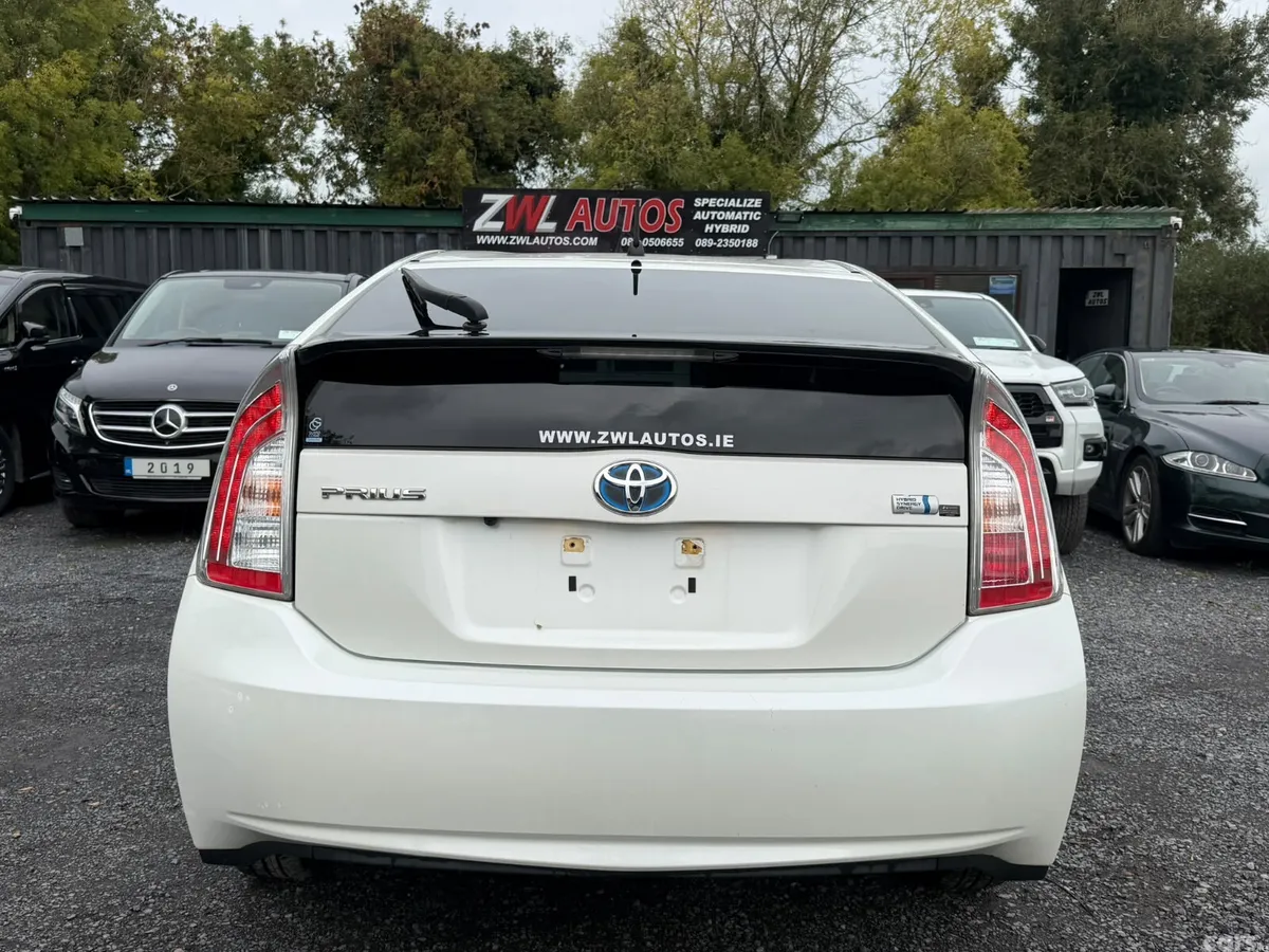 Toyota Prius Hatchback, Petrol Hybrid, 2014, White