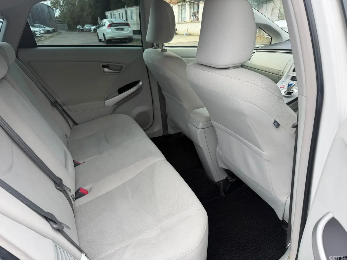 Toyota Prius Hatchback, Petrol Hybrid, 2014, White