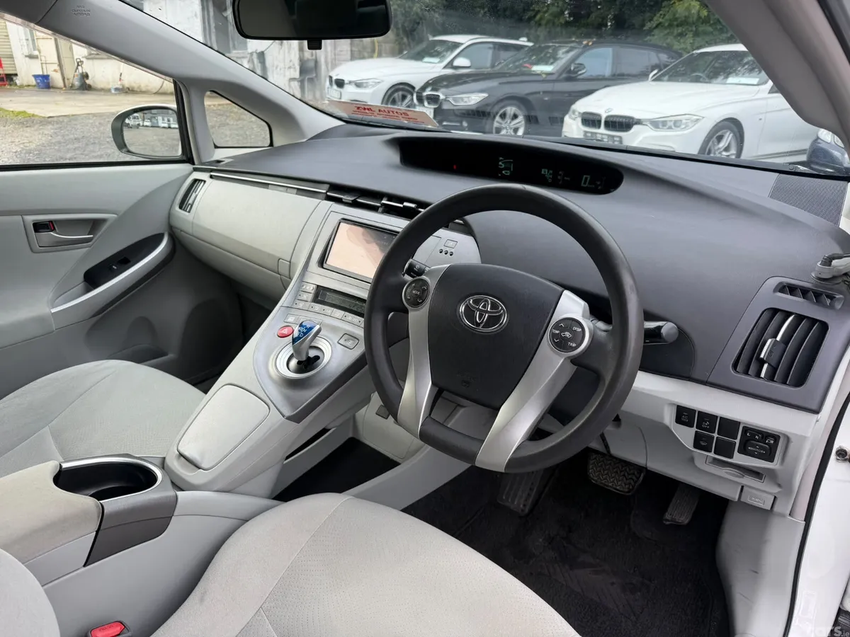 Toyota Prius Hatchback, Petrol Hybrid, 2014, White