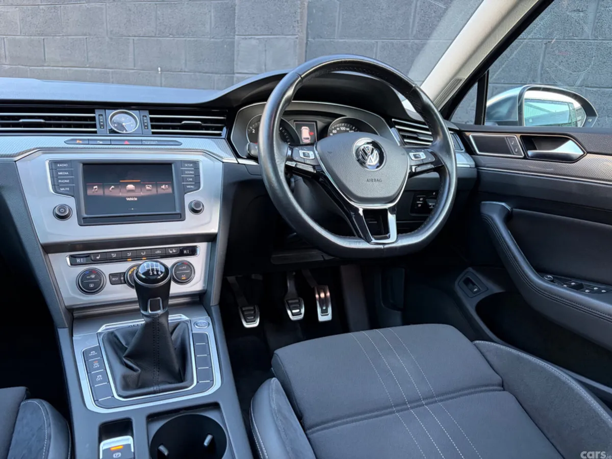 Volkswagen Passat Estate, Diesel, 2016, Grey