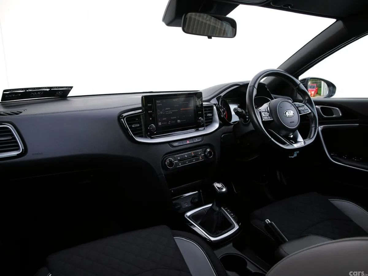 Kia Ceed Hatchback, Petrol, 2020, Black