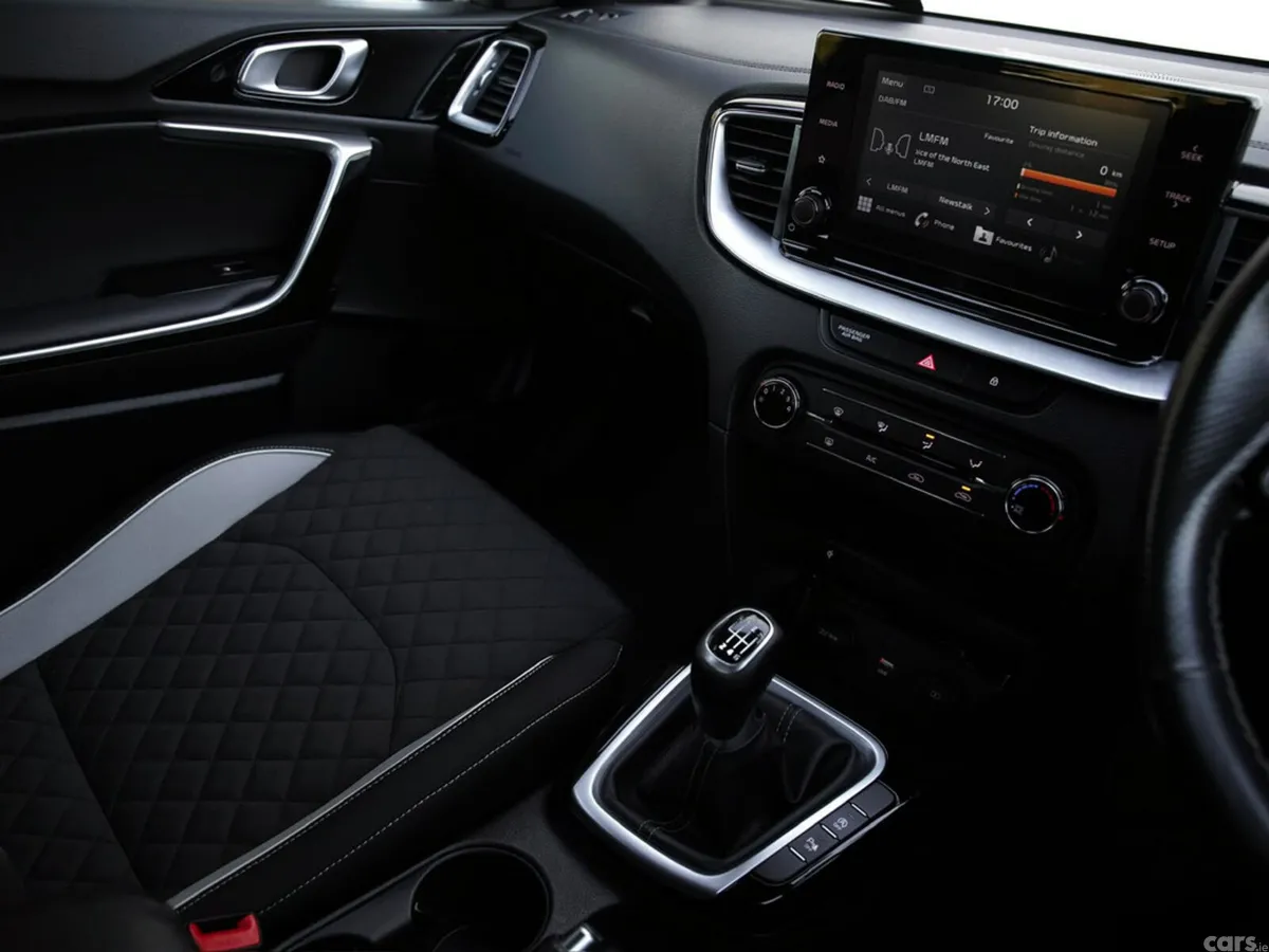 Kia Ceed Hatchback, Petrol, 2020, Black