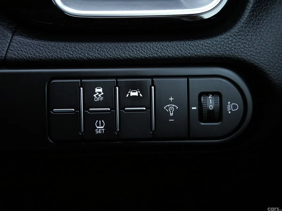 Kia Ceed Hatchback, Petrol, 2020, Black