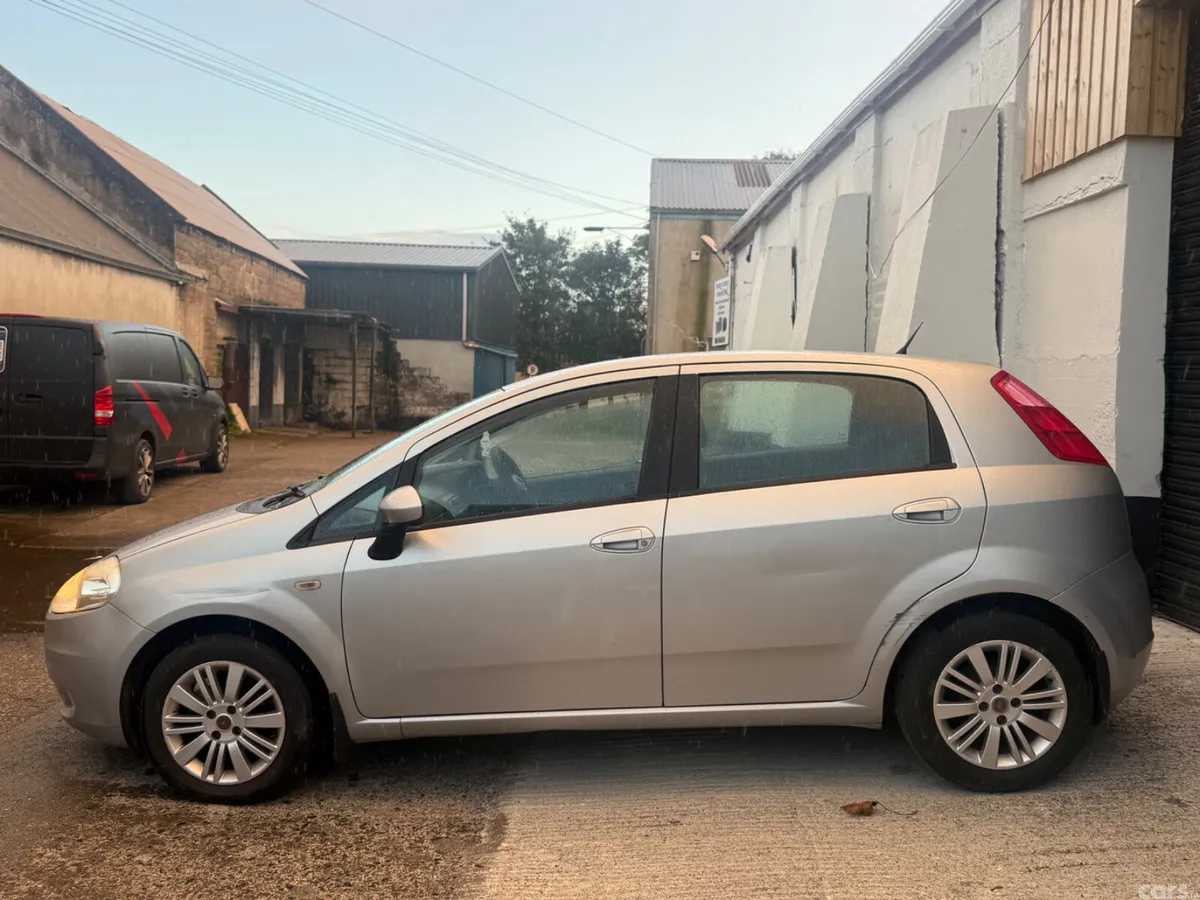 Fiat Punto Hatchback, Petrol, 2009, Grey