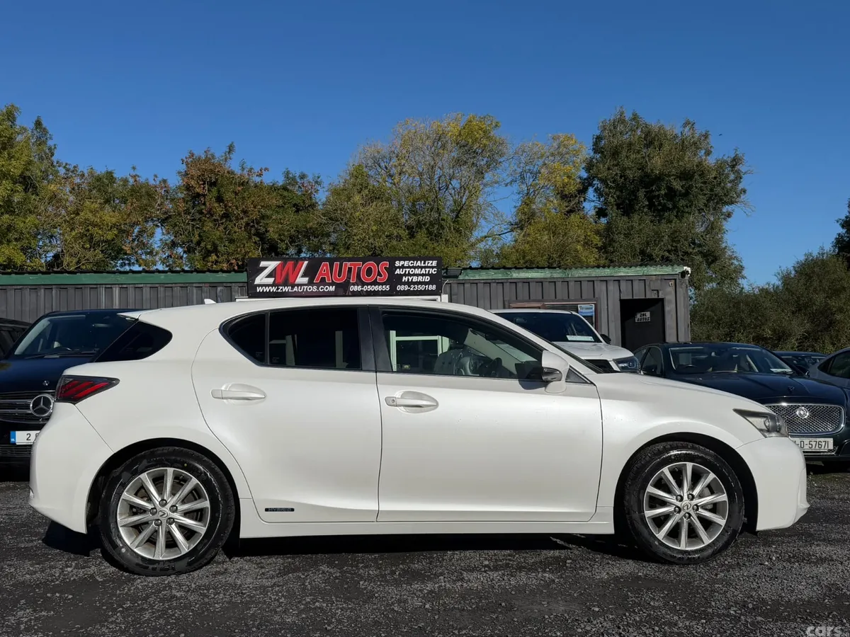 Lexus CT Hatchback, Petrol Hybrid, 2011, White
