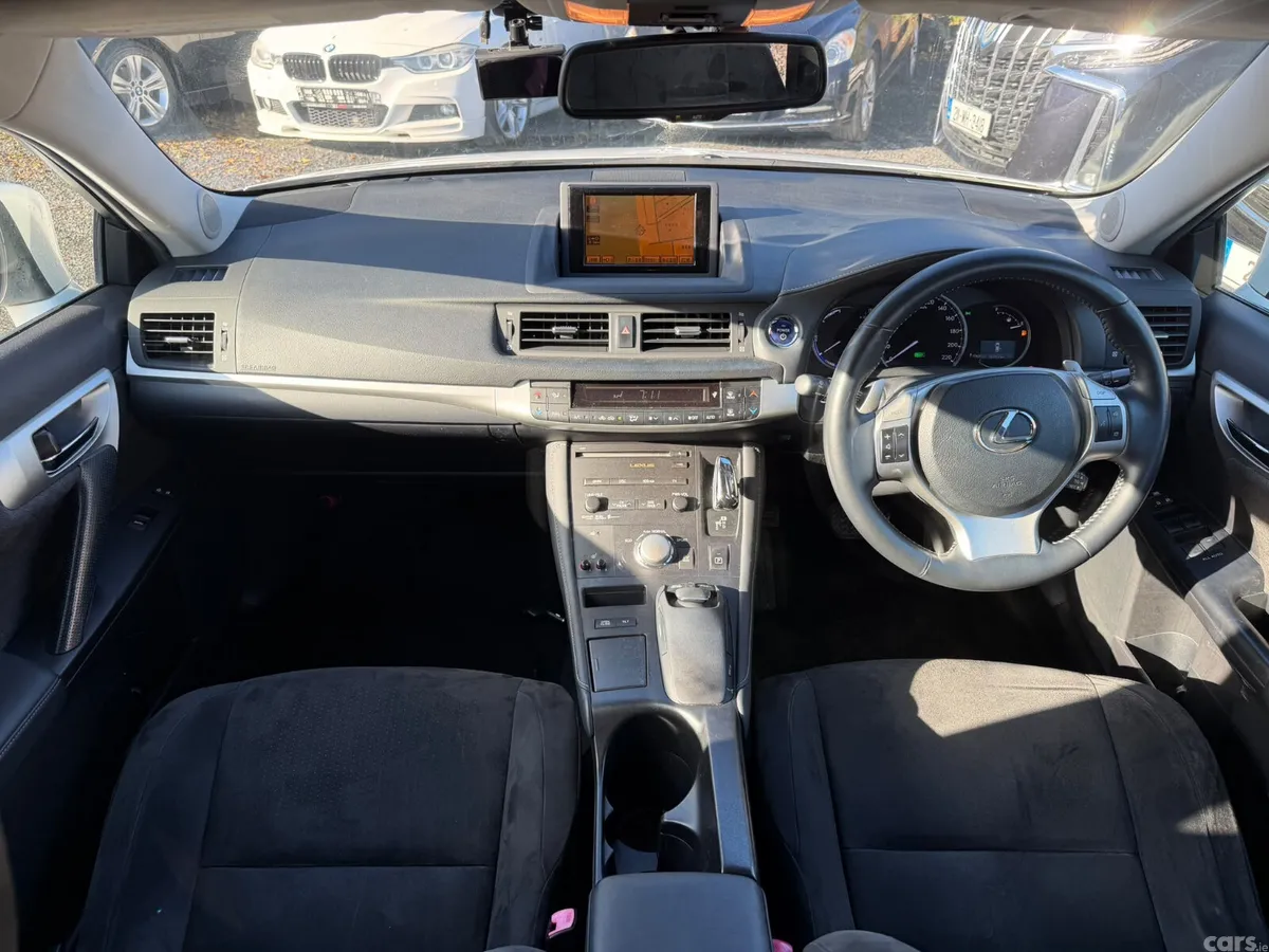 Lexus CT Hatchback, Petrol Hybrid, 2011, White