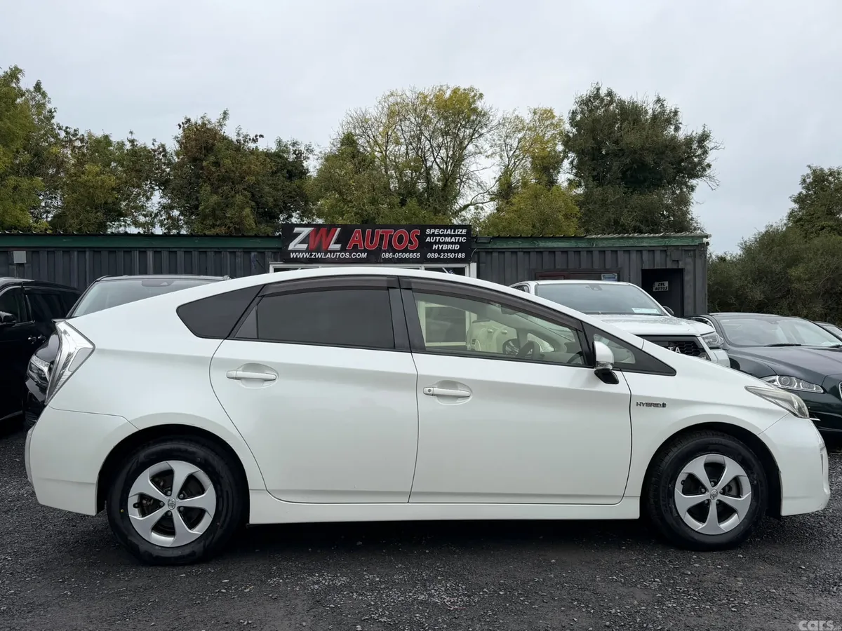 Toyota Prius Hatchback, Petrol Hybrid, 2015, White
