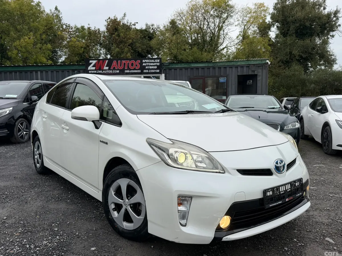 Toyota Prius Hatchback, Petrol Hybrid, 2015, White