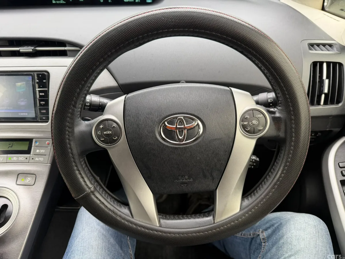 Toyota Prius Hatchback, Petrol Hybrid, 2015, White