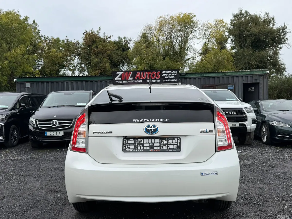 Toyota Prius Hatchback, Petrol Hybrid, 2015, White