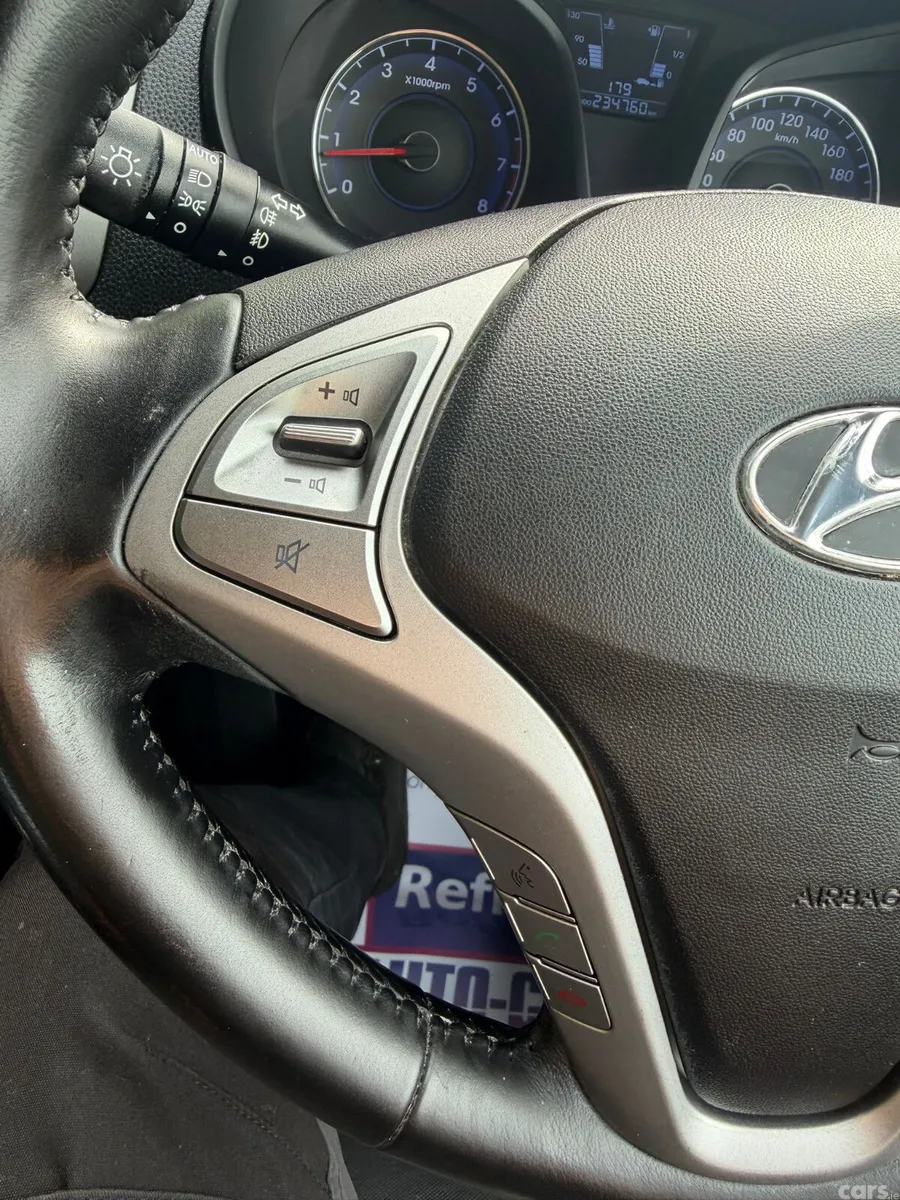 Hyundai ix20 MPV, Petrol, 2020, Grey