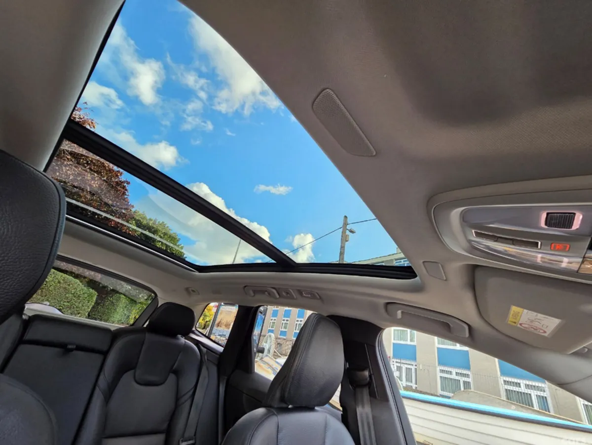 Volvo XC60 SUV, Petrol Plug-in Hybrid, 2023, Grey