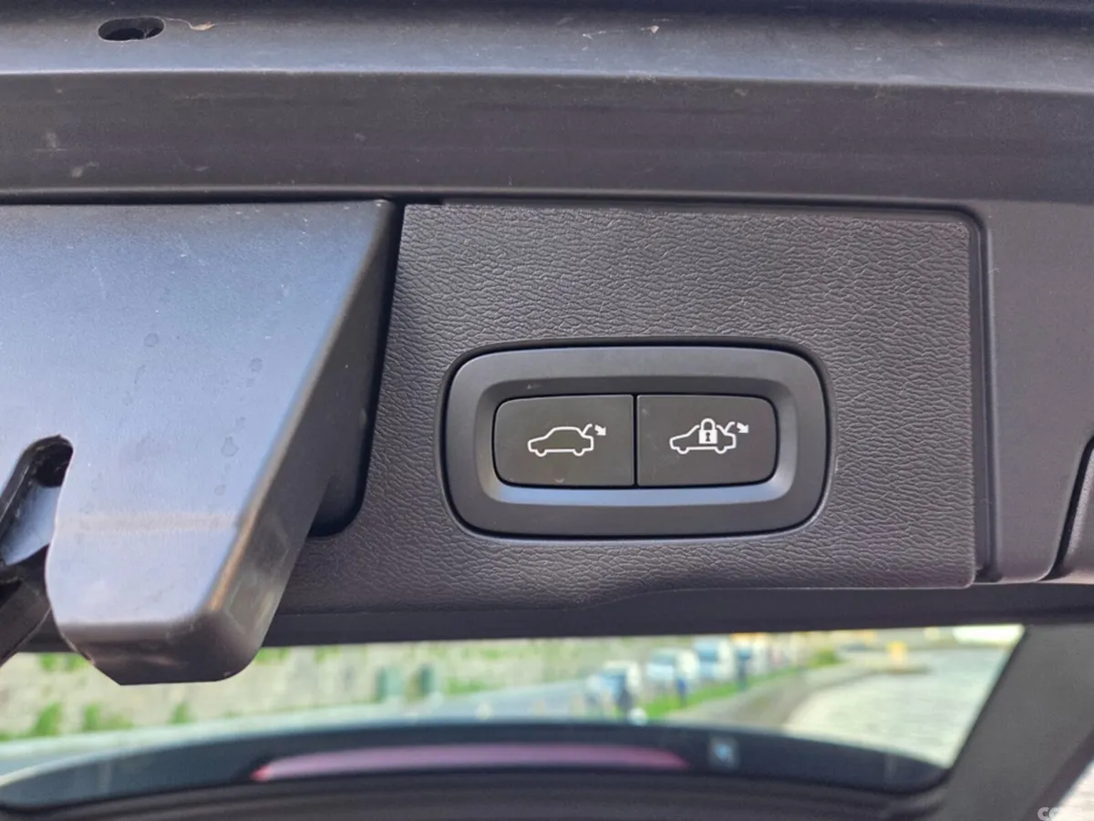 Volvo XC60 SUV, Diesel, 2023, Black