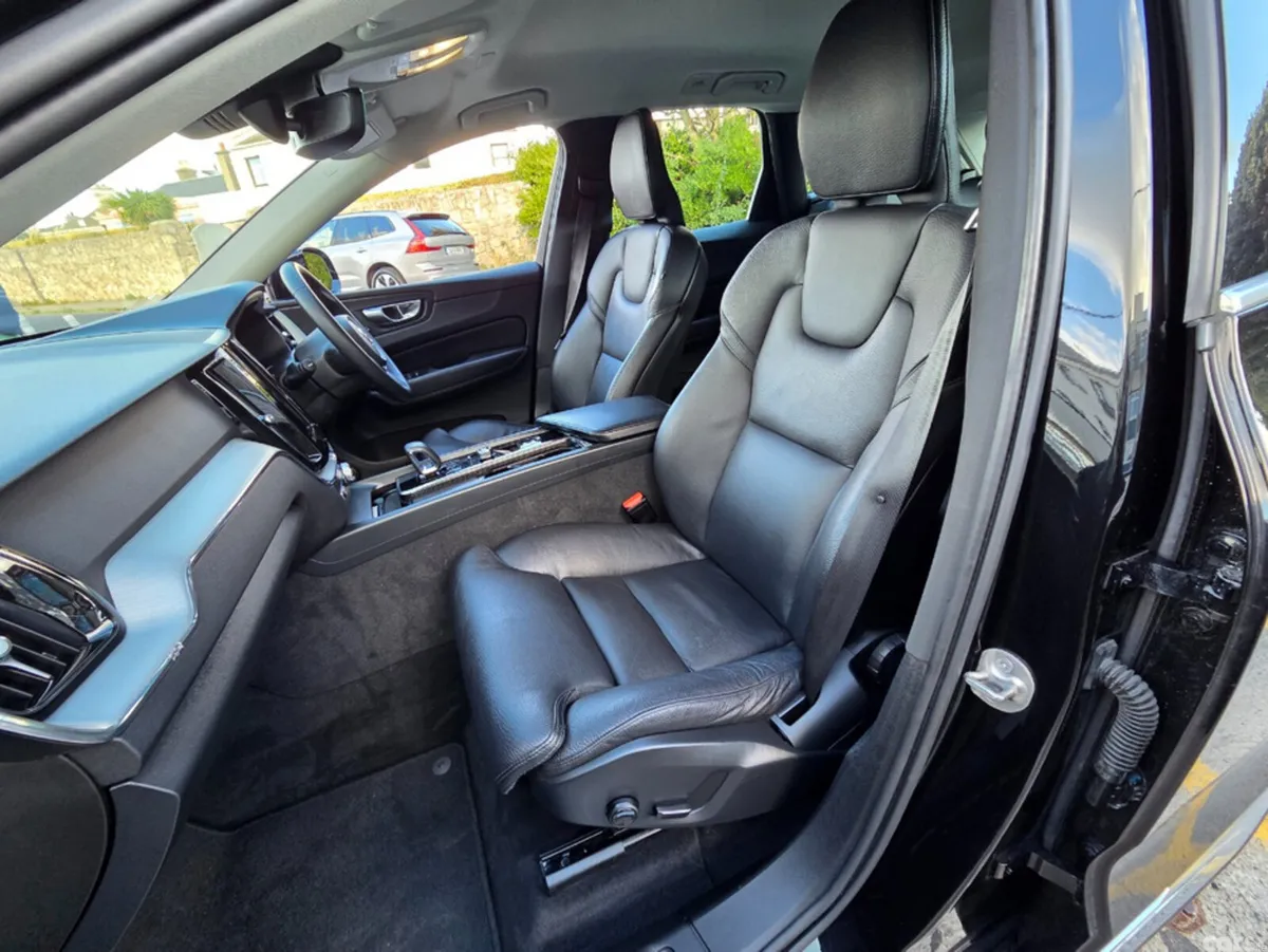 Volvo XC60 SUV, Diesel, 2023, Black