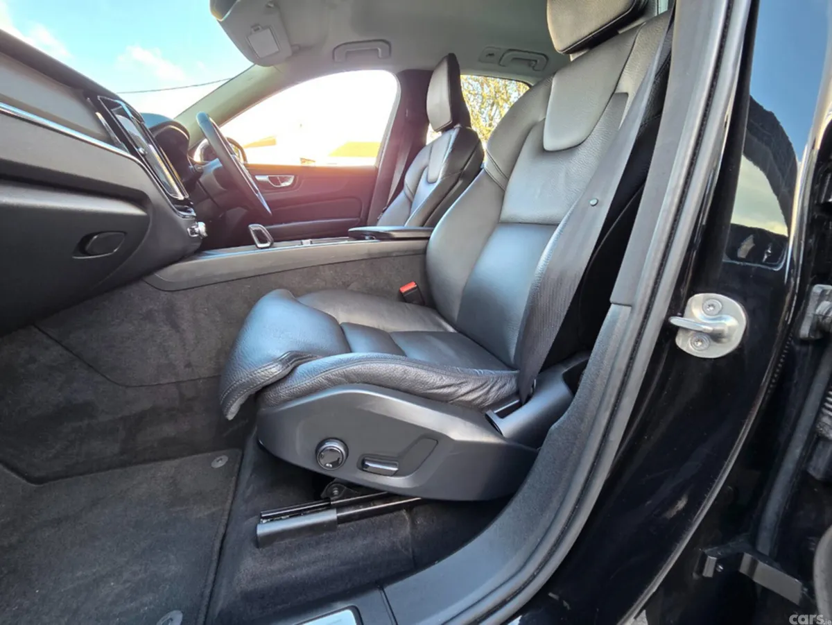 Volvo XC60 SUV, Diesel, 2023, Black