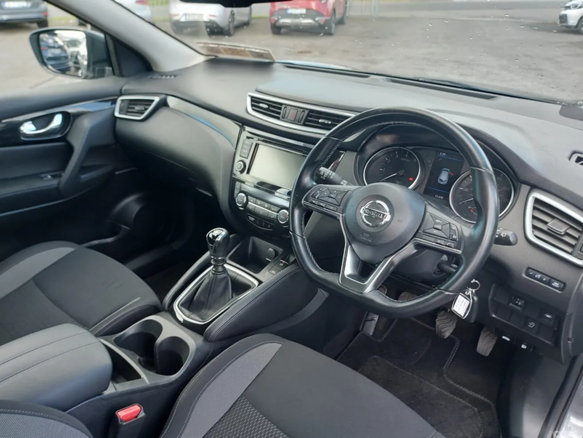 Nissan Qashqai MPV, Petrol, 2020, Grey