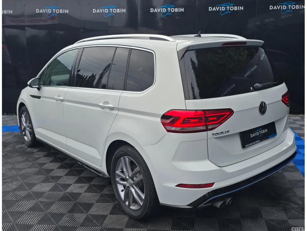 Volkswagen Touran MPV, Petrol, 2017, White
