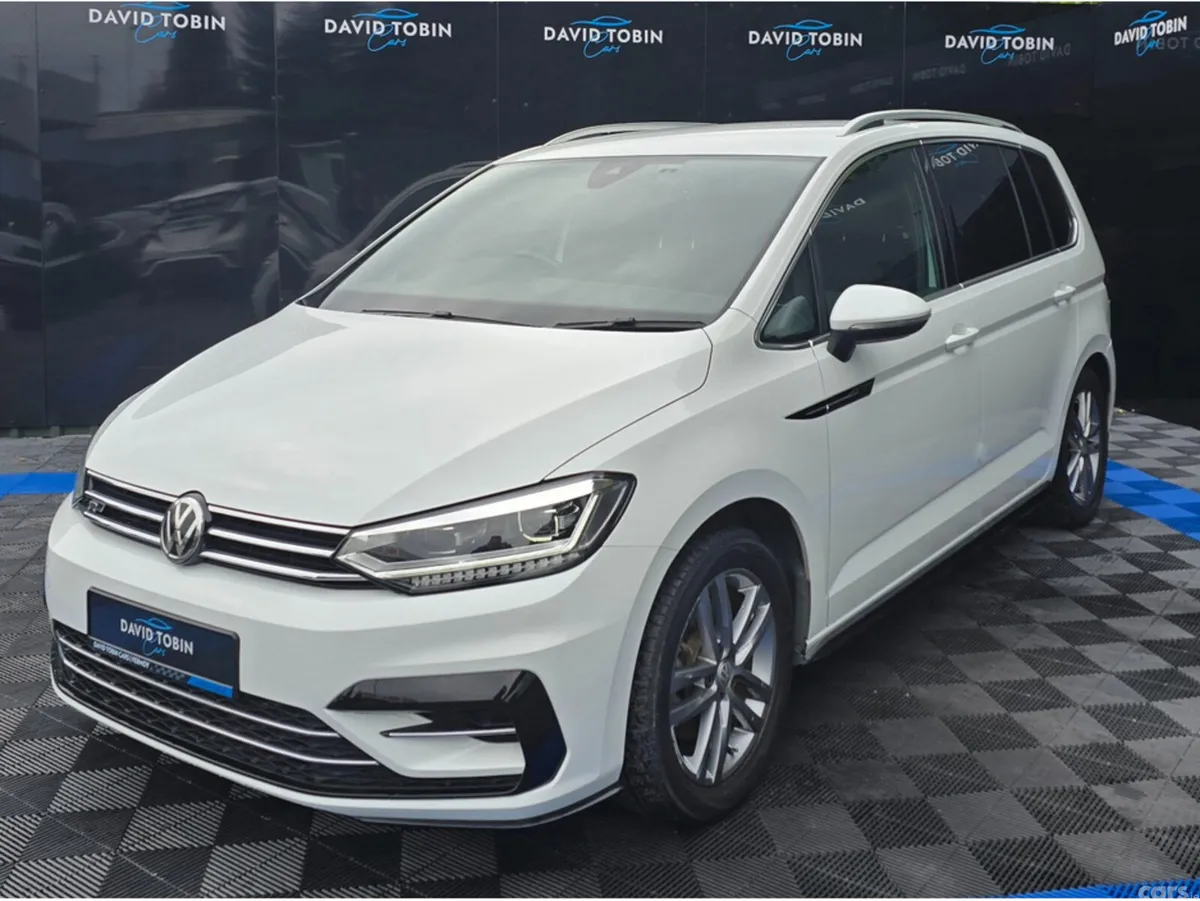 Volkswagen Touran MPV, Petrol, 2017, White