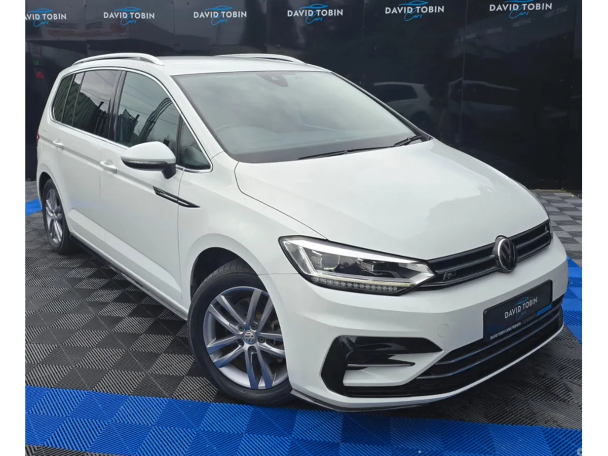 Volkswagen Touran MPV, Petrol, 2017, White