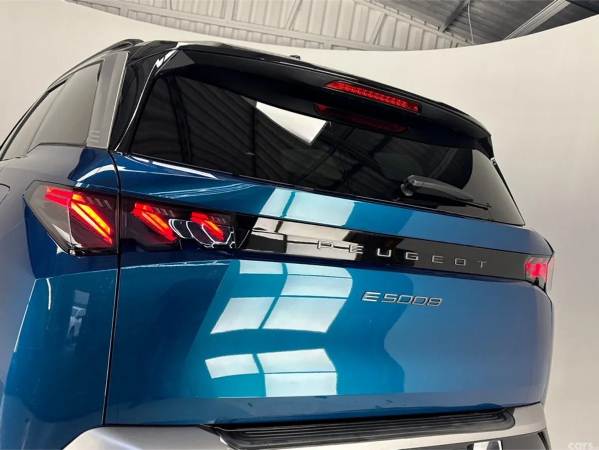 Peugeot 5008 Hatchback, Electric, 2025, Blue