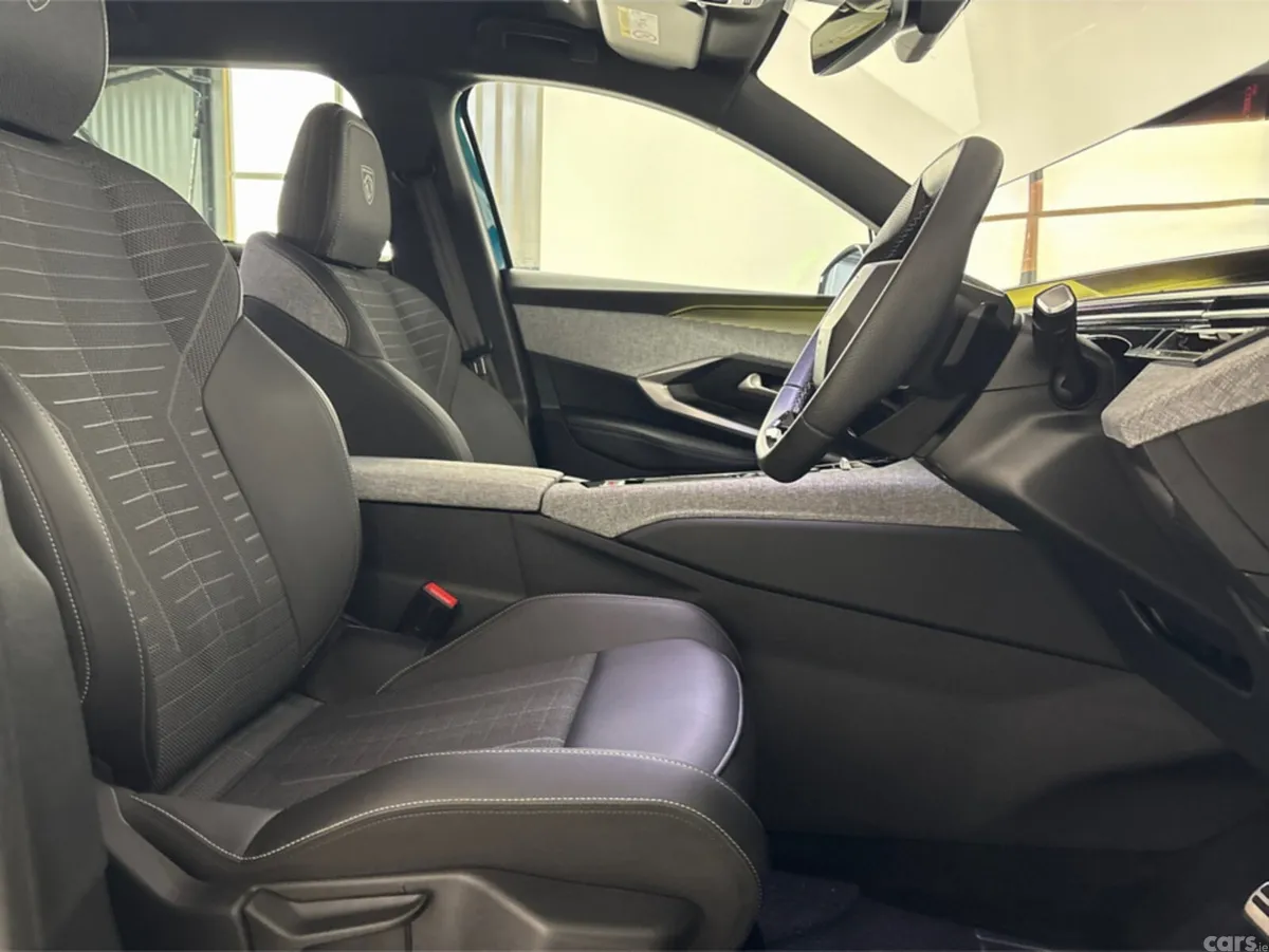 Peugeot 5008 Hatchback, Electric, 2025, Blue